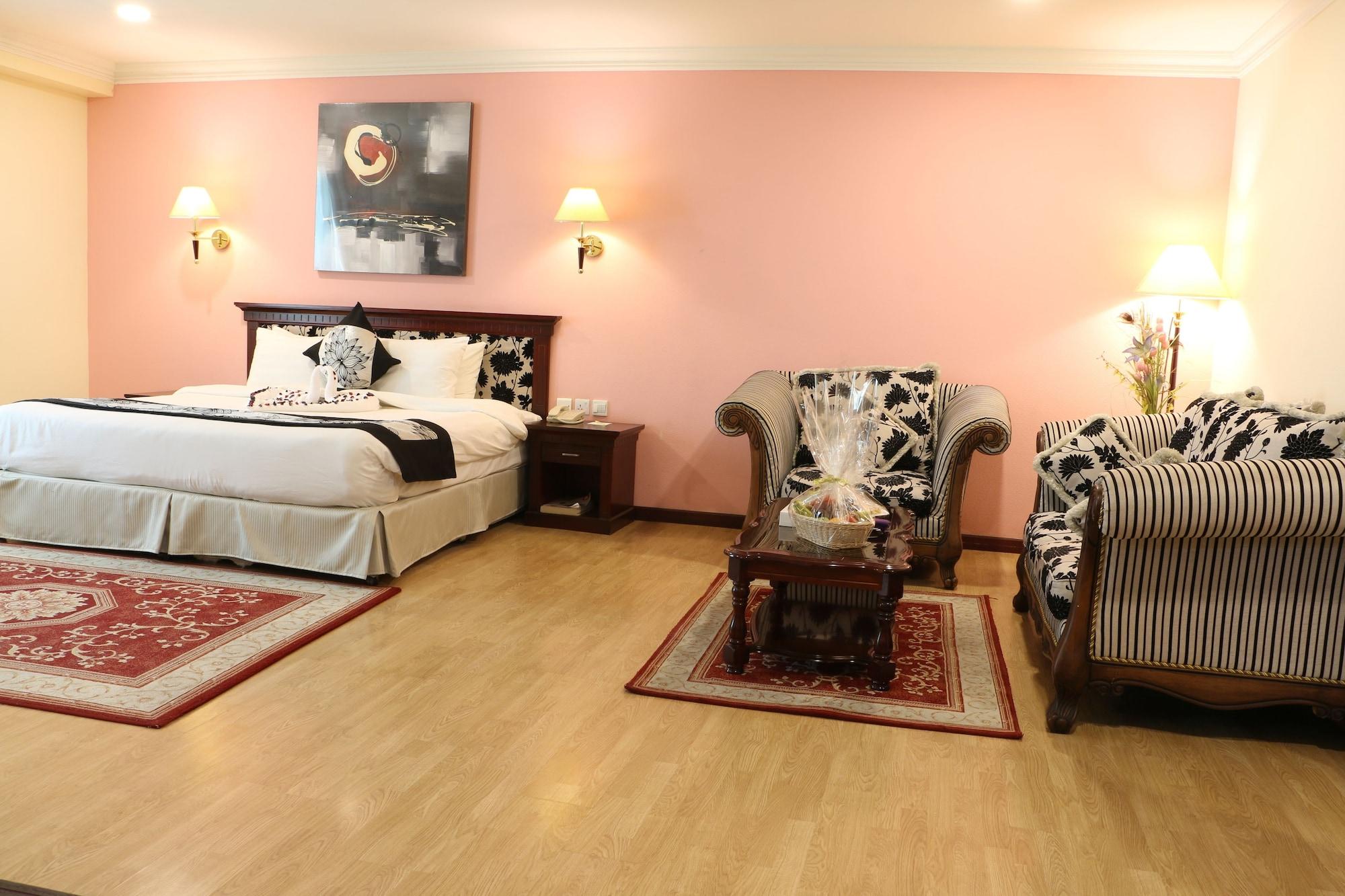 Pars International Hotel Манама Екстериор снимка