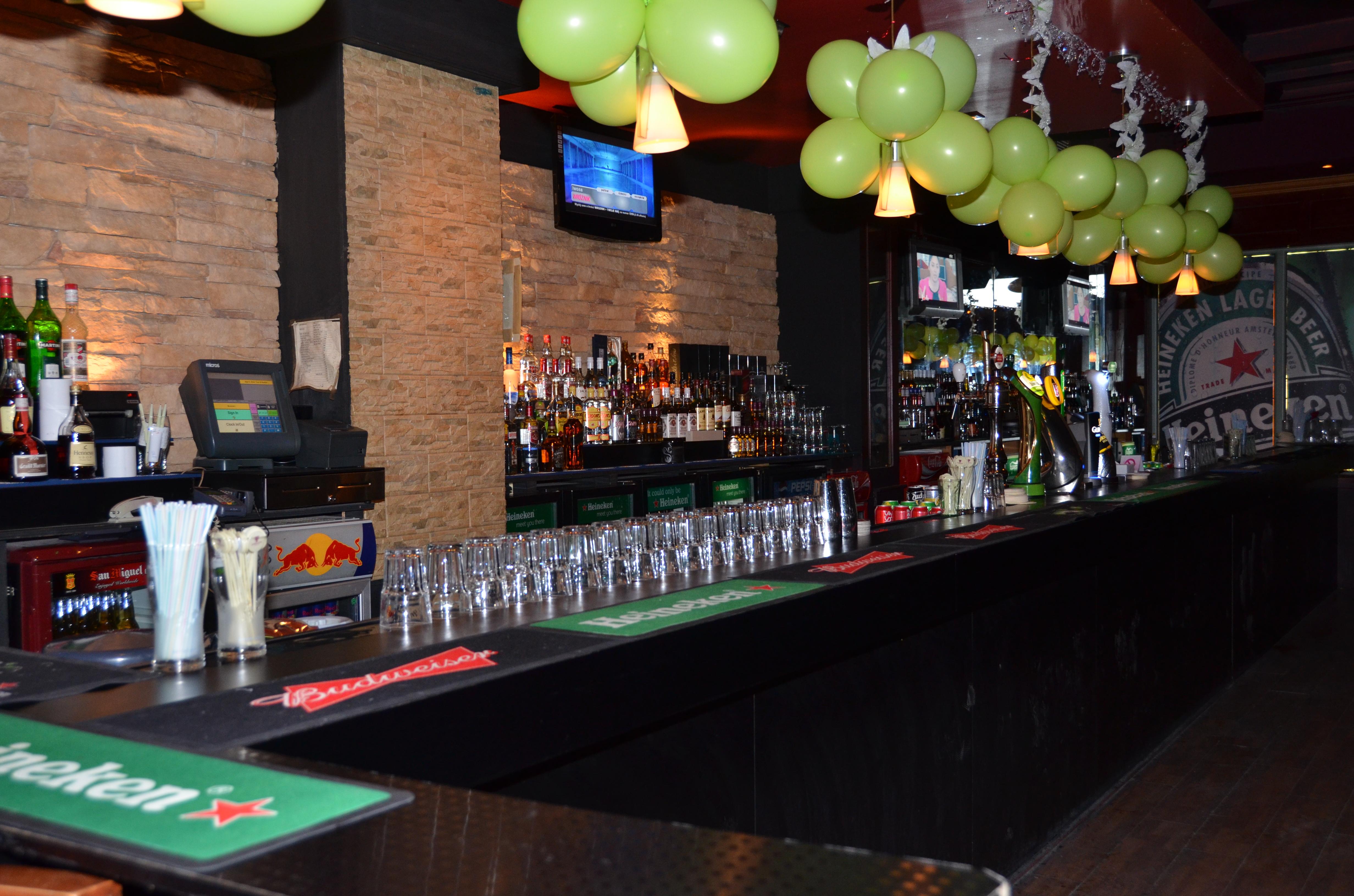Pars International Hotel Манама Екстериор снимка
