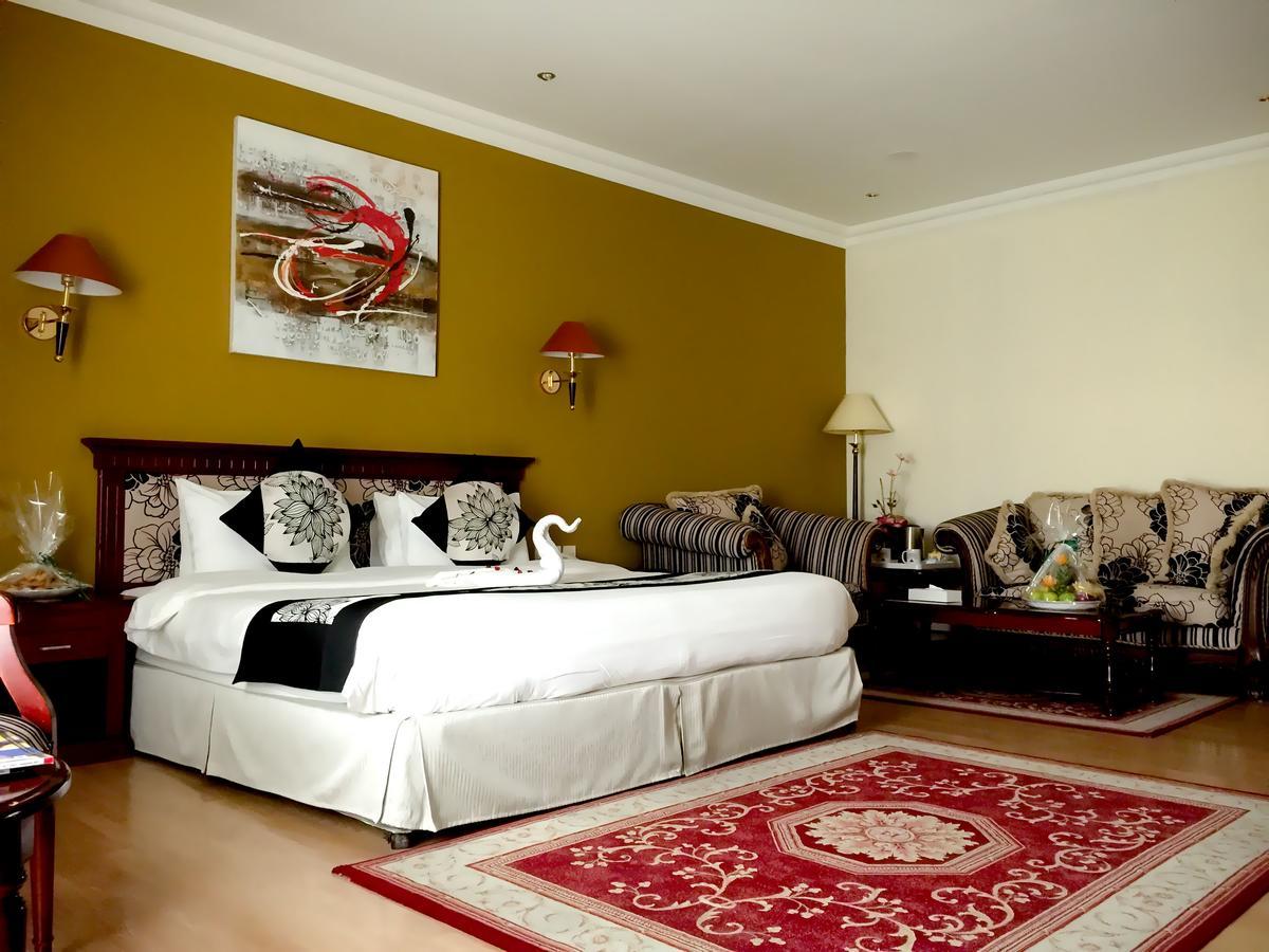 Pars International Hotel Манама Екстериор снимка