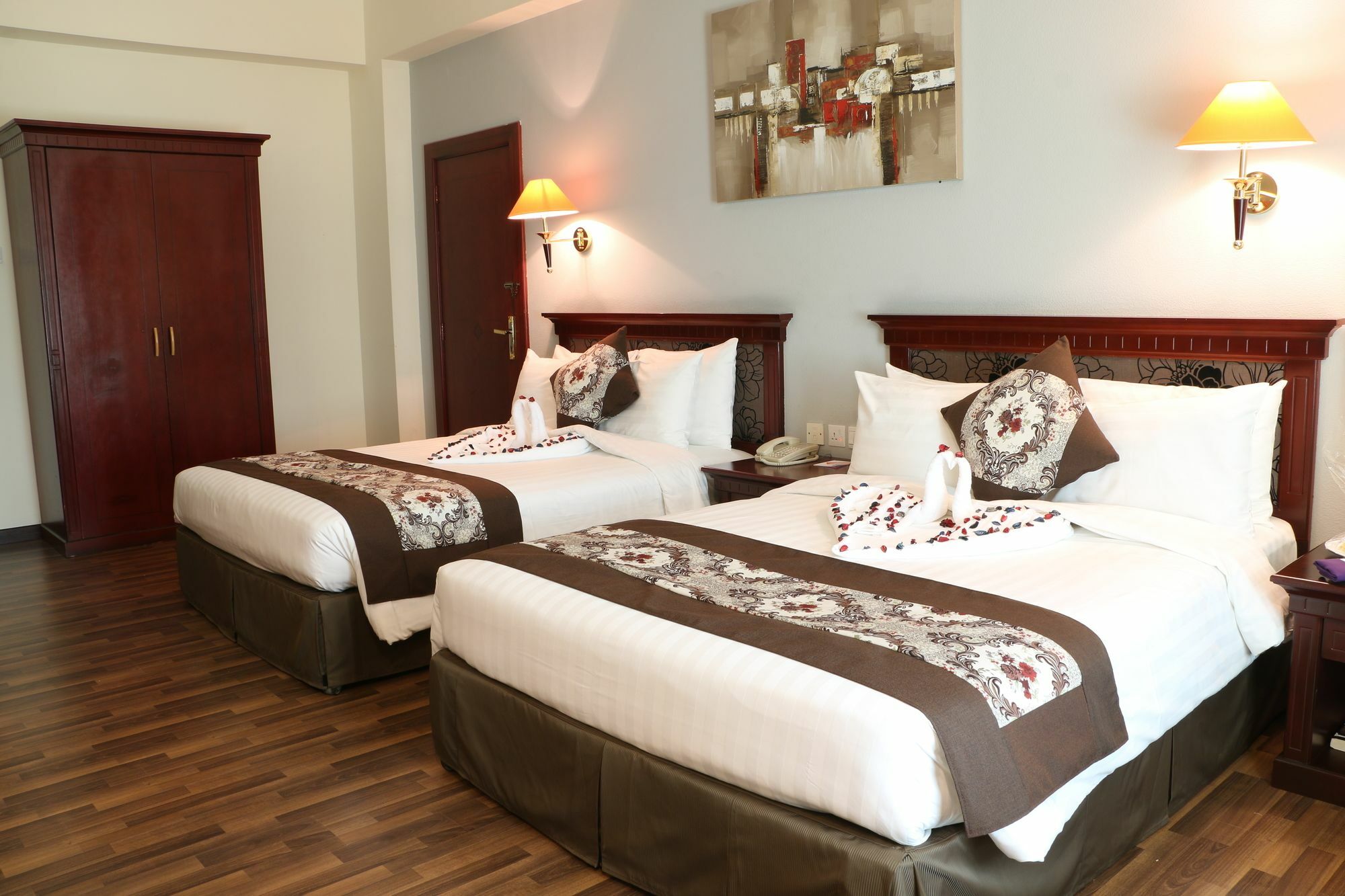 Pars International Hotel Манама Екстериор снимка